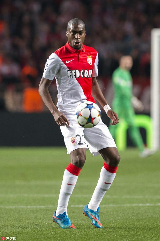 邮报整理C罗豪车收藏：有多辆布加迪，最贵的车价值850万英镑