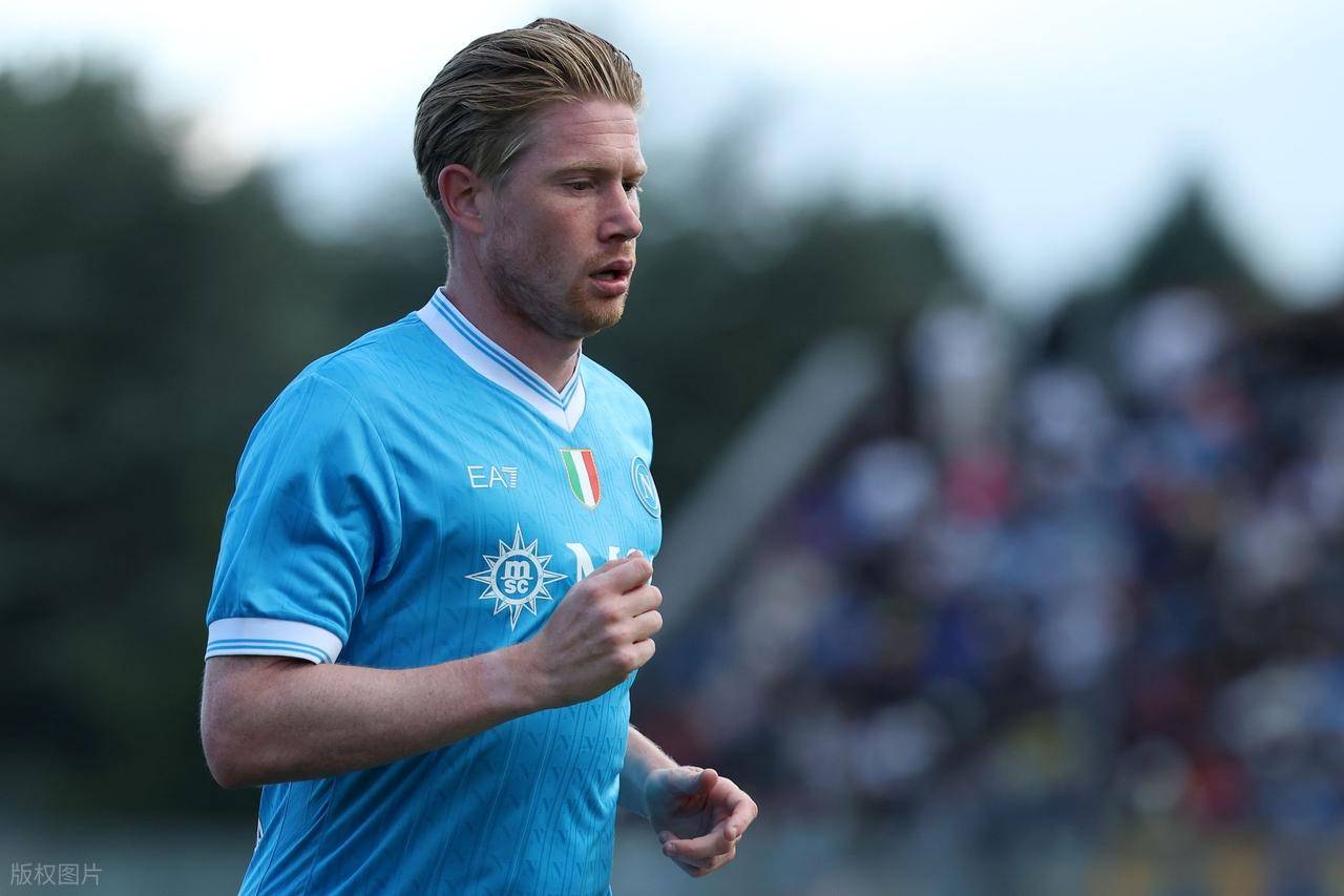 西媒：巴列卡诺球迷大巴在波兰遭50多人蒙面袭击，数人受伤