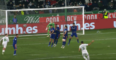 球队在最难的时候没有崩